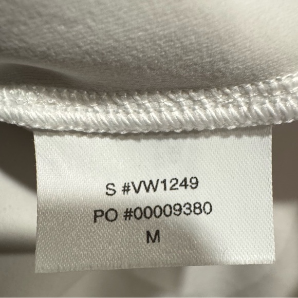 Vuori AllTheFeels Crew Tank in White Sz M - Picture 6 of 6